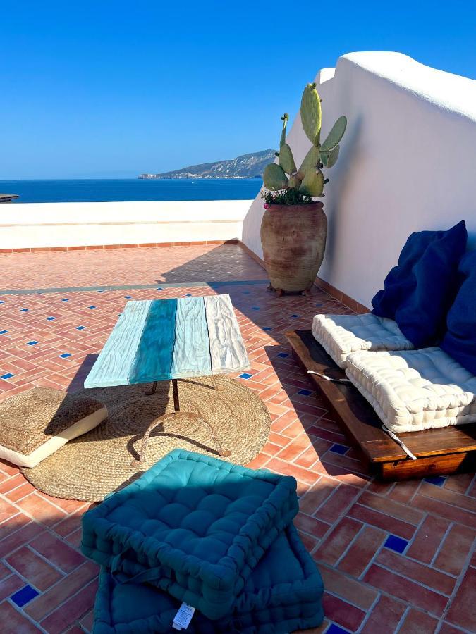 Bed and Breakfast Antica Dimora Санта-Марина-Салина Экстерьер фото