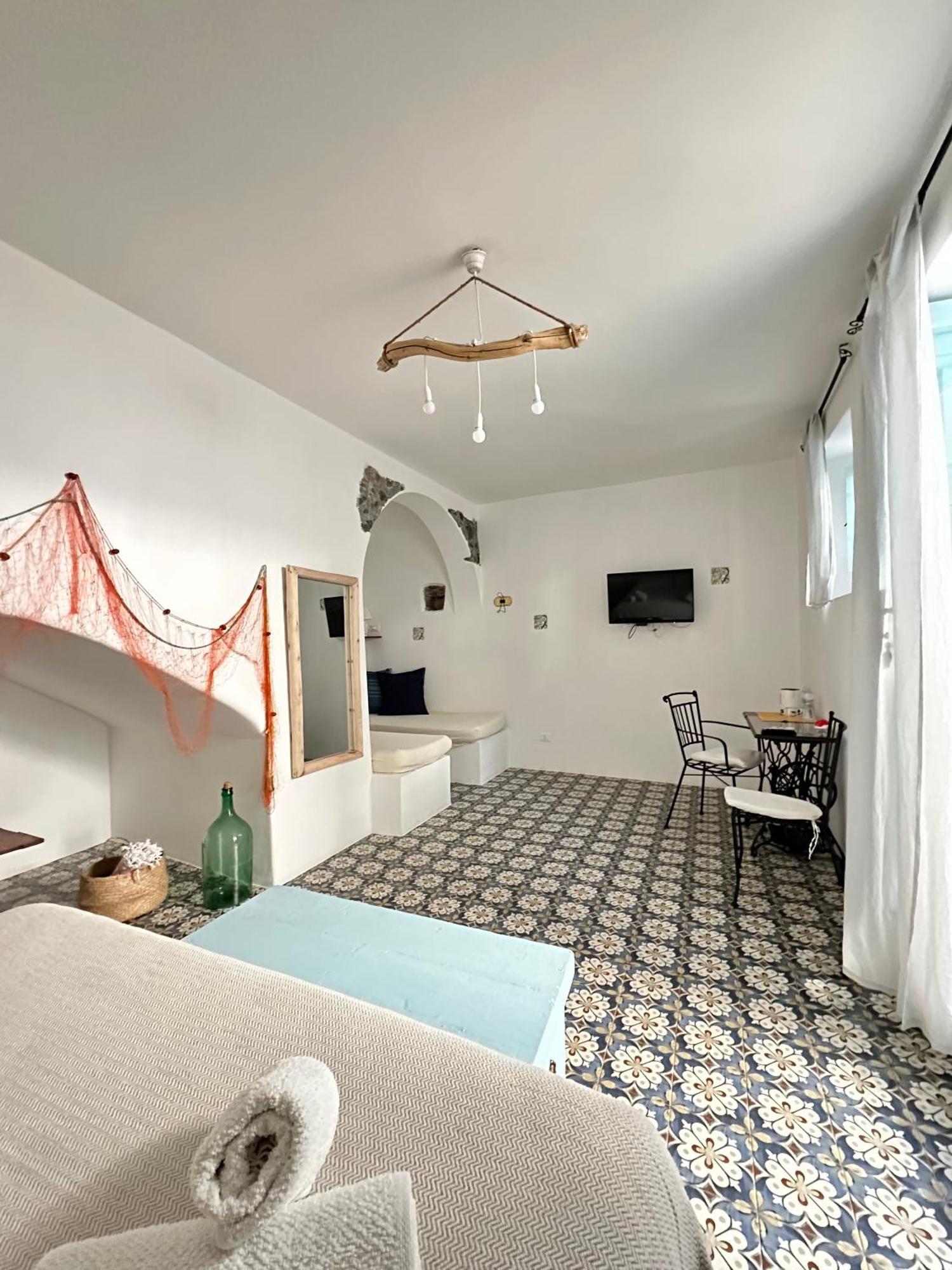 Bed and Breakfast Antica Dimora Санта-Марина-Салина Экстерьер фото