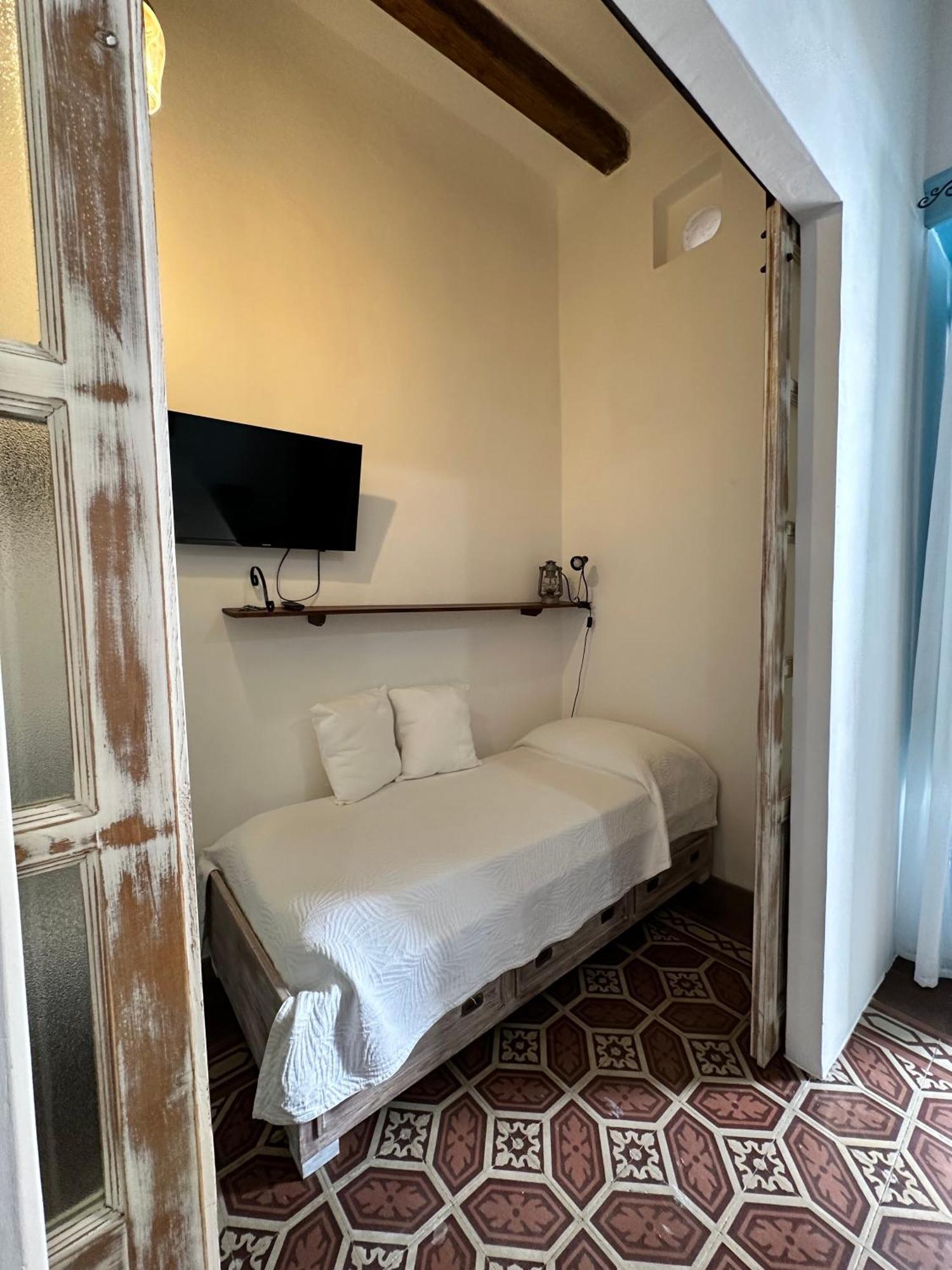 Bed and Breakfast Antica Dimora Санта-Марина-Салина Экстерьер фото