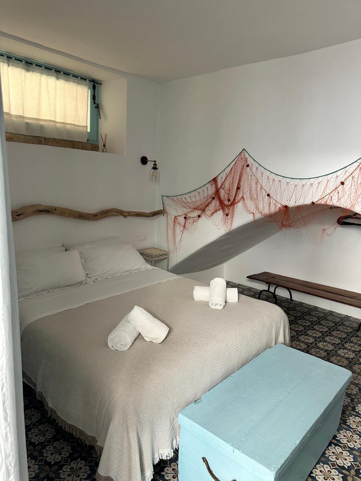 Bed and Breakfast Antica Dimora Санта-Марина-Салина Экстерьер фото