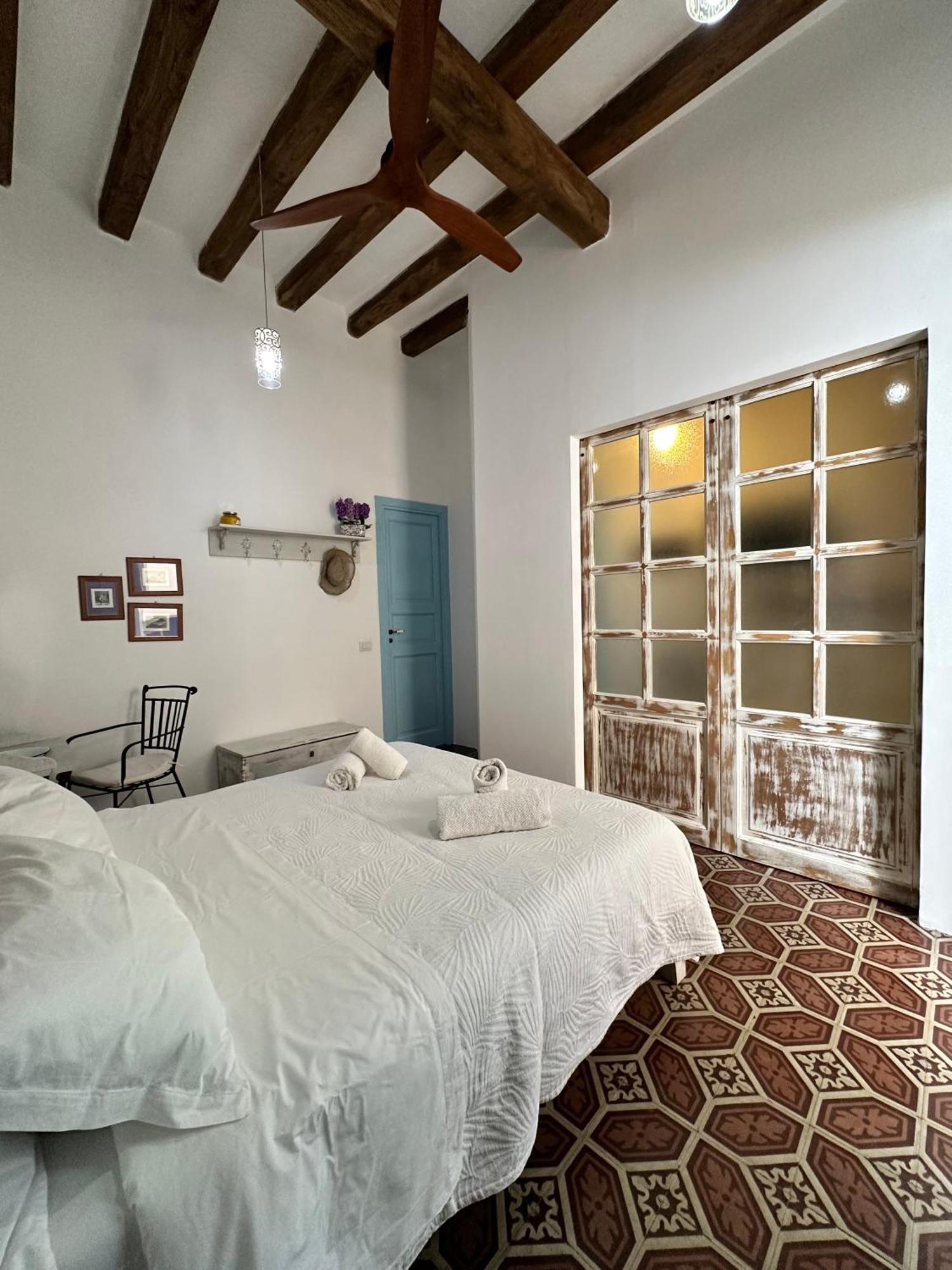 Bed and Breakfast Antica Dimora Санта-Марина-Салина Экстерьер фото