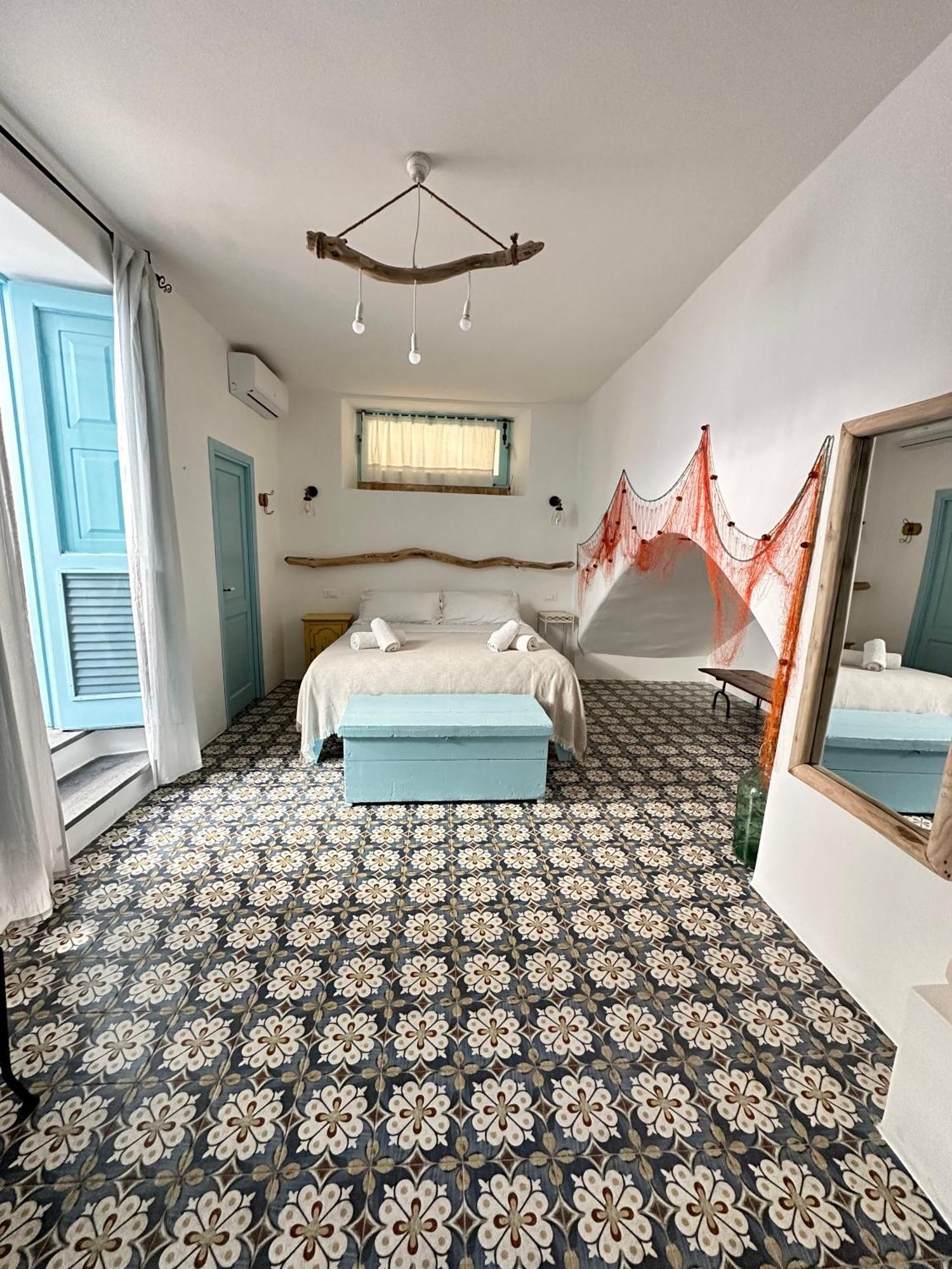 Bed and Breakfast Antica Dimora Санта-Марина-Салина Экстерьер фото