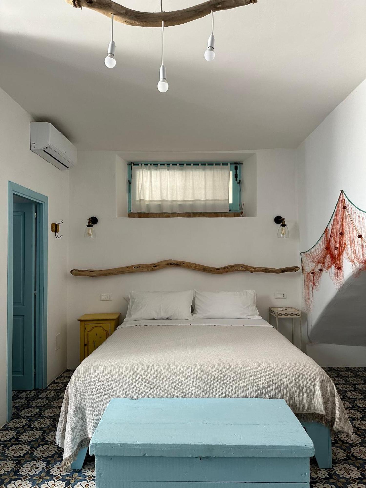 Bed and Breakfast Antica Dimora Санта-Марина-Салина Экстерьер фото