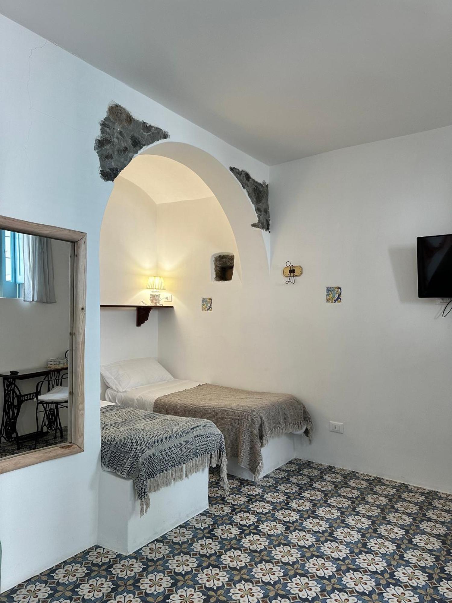Bed and Breakfast Antica Dimora Санта-Марина-Салина Экстерьер фото